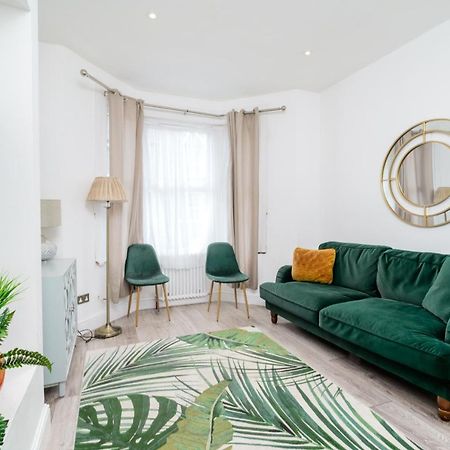 Modern 2 Bed Apartment Close To Westfield Stratford Mall With Garden London Exterior foto