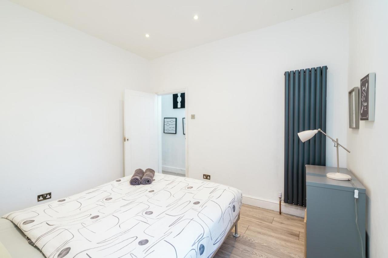 Modern 2 Bed Apartment Close To Westfield Stratford Mall With Garden London Exterior foto