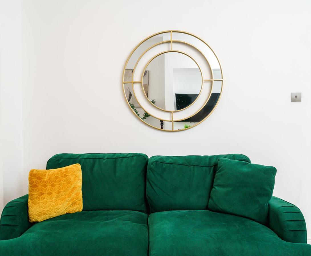 Modern 2 Bed Apartment Close To Westfield Stratford Mall With Garden London Exterior foto