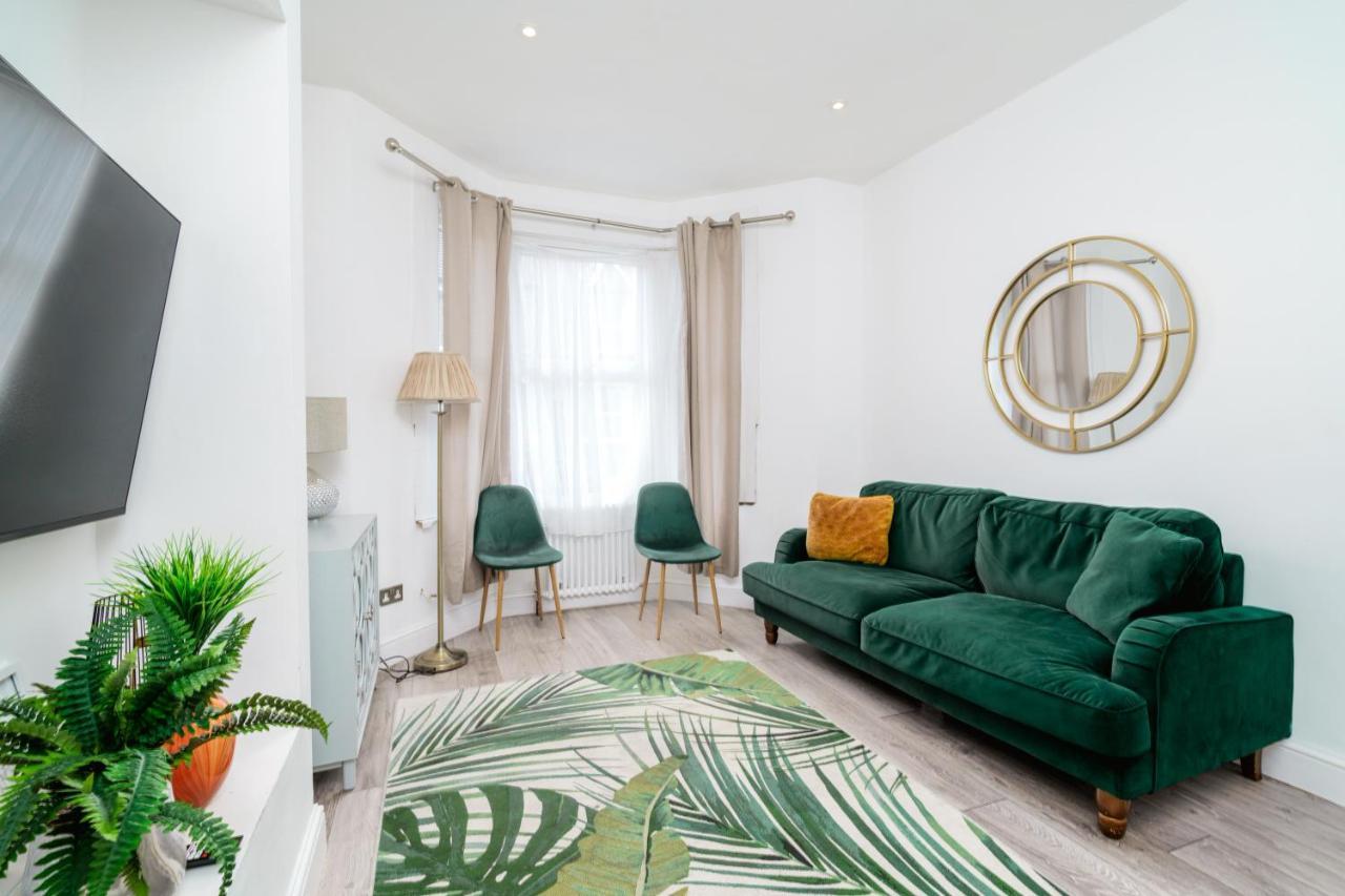 Modern 2 Bed Apartment Close To Westfield Stratford Mall With Garden London Exterior foto