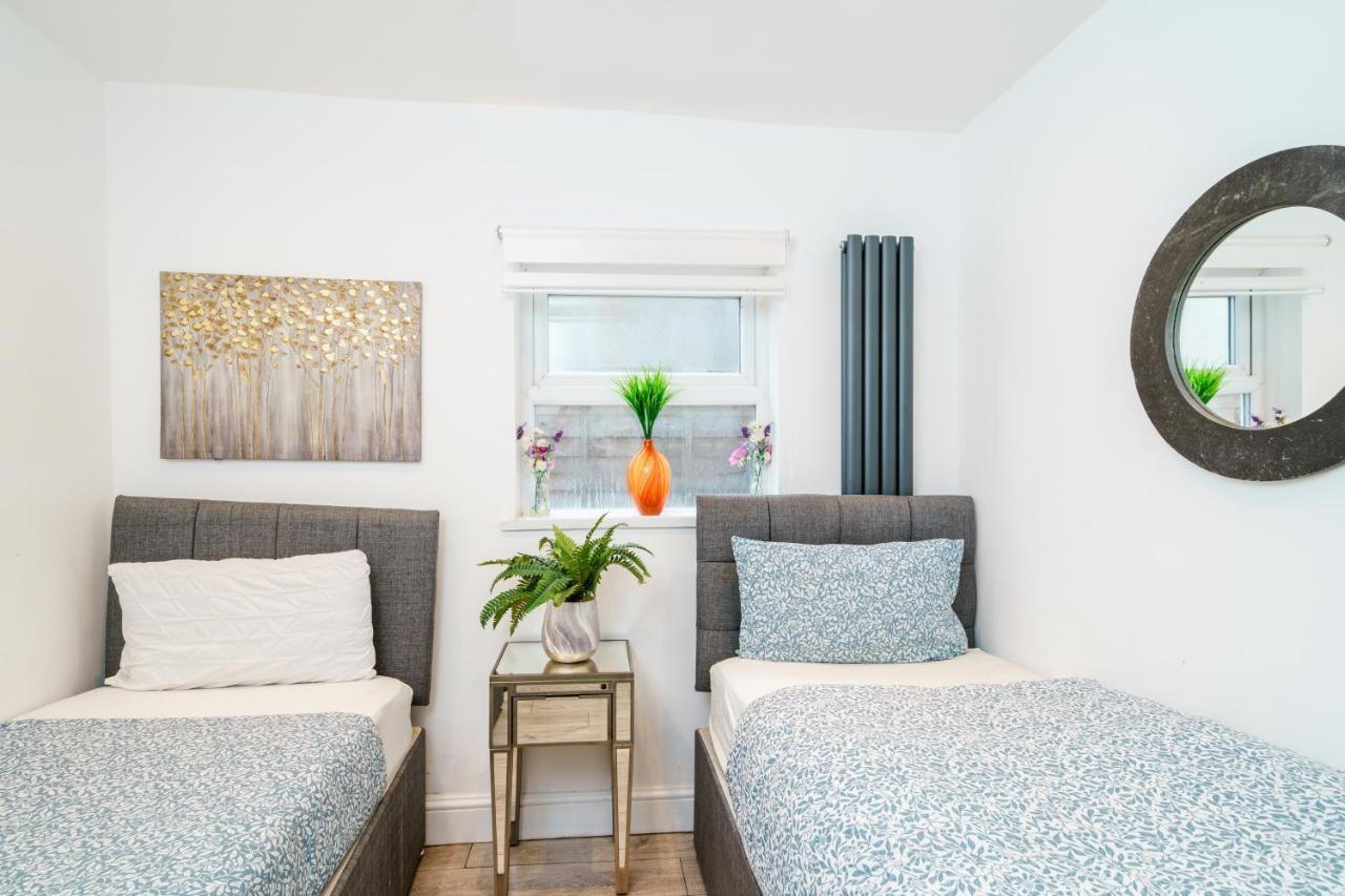 Modern 2 Bed Apartment Close To Westfield Stratford Mall With Garden London Exterior foto
