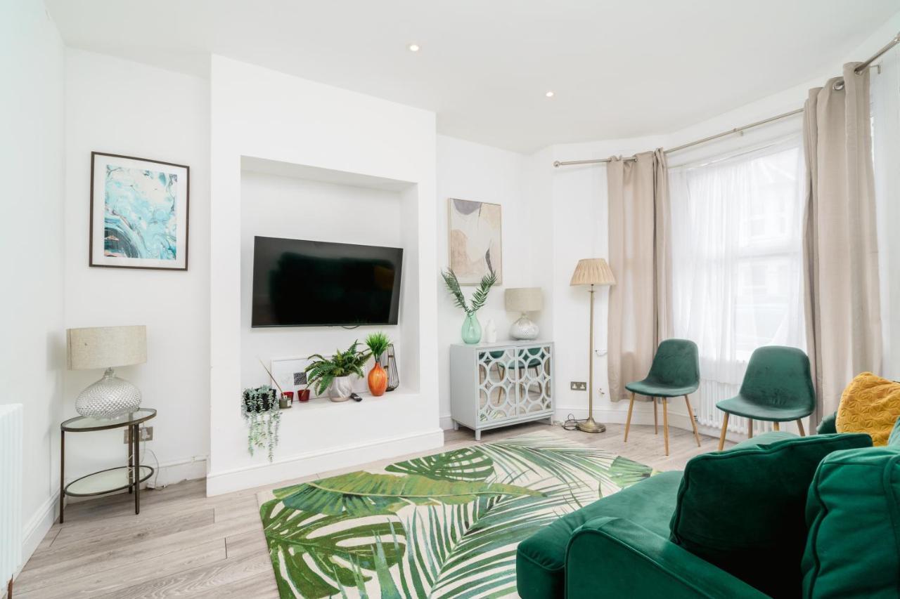 Modern 2 Bed Apartment Close To Westfield Stratford Mall With Garden London Exterior foto